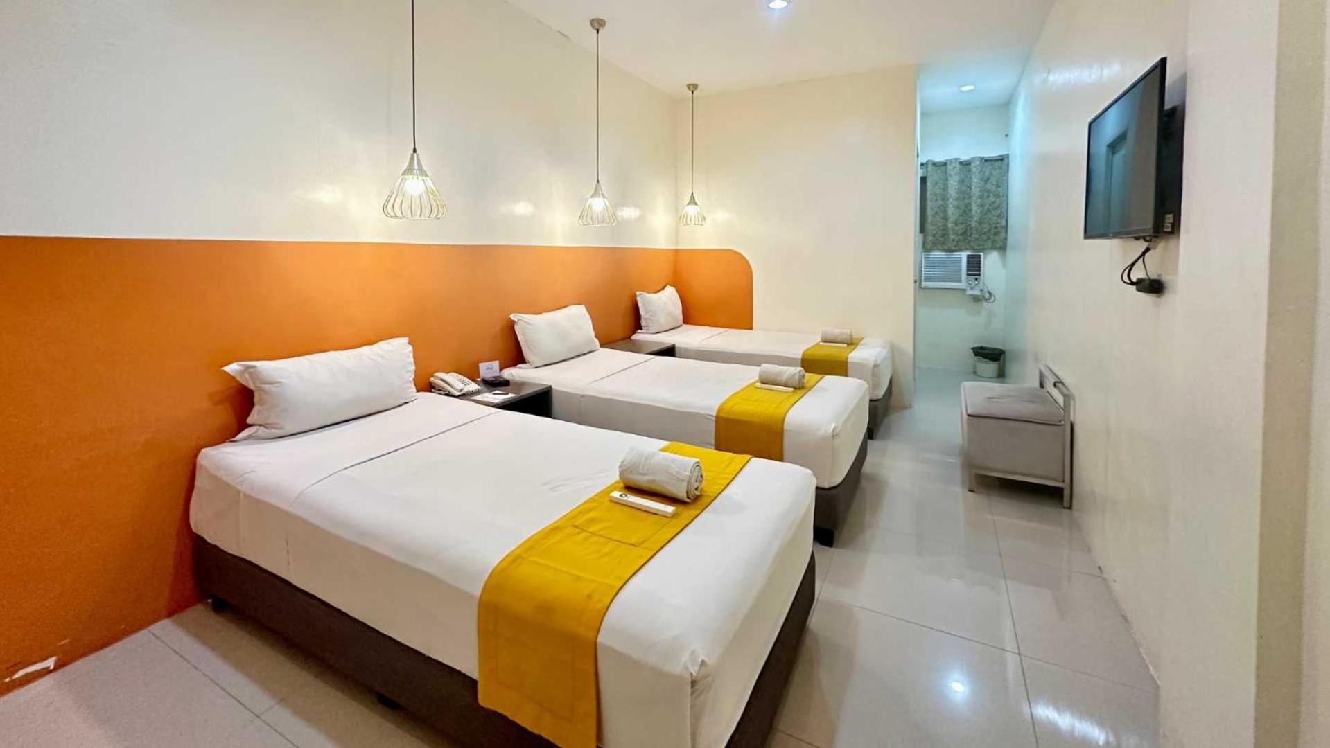 Travelbee Capitol Inn سيبو المظهر الخارجي الصورة